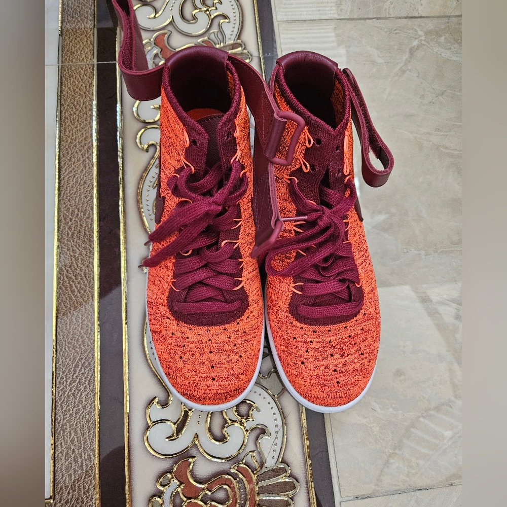 Nike Air Sneakers Size 7